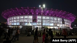 Stadion Gelora Bung Karno saat menggelar konser musik K-Pop Black Pink di Jakarta pada 12 Maret 2023. Jadwal laga Piala Dunia U-17 dan konser Coldplay yang akan digelar di stadion tersebut pada November 2023 akan bentrok. (Foto: ADEK BERRY/AFP)