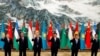 Президенты Китая, Казахстана, Кыргызстана, Таджикистана, Туркменистана и Узбекистана во время саммита Китай-Центральная Азия в Сиане, провинция Шэньси, Китай, 19 мая 2023 года. (Reuters/Florence Lo/Pool)