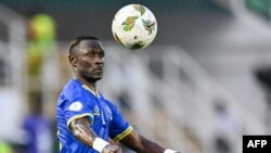 L'attaquant tanzanien Simon Msuva lors du match entre la Zambie et la Tanzanie au Stade Laurent Pokou à San Pedro, le 21 janvier 2024.