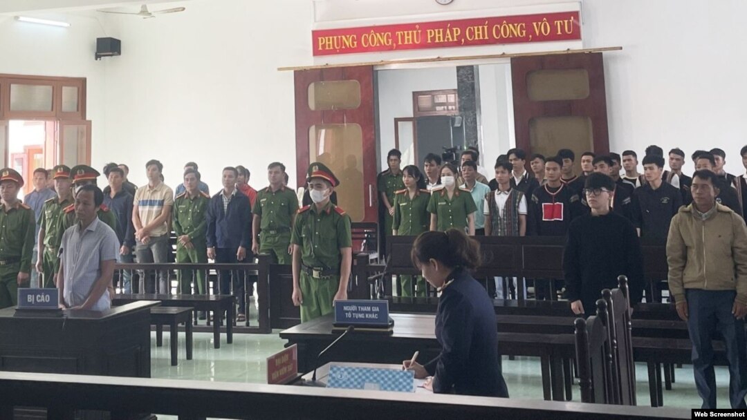 Ông Nay Y Blang tại phiên tòa ngày 26/1/2024. Photo Songhinh.phuyen.gov.vn