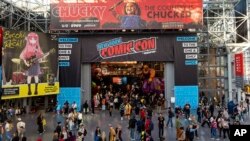 Suasana di Jacob K. Javits Convention Center, New York saat berlangsungnya New York Comic Con Kamis, 12 Oktober 2023. (Charles Sykes/Invision/AP)