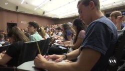 US University President's Resignation Spurs Freedom of Speech Debate on Campuses 