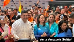 Freddy Superlano al declinar a su candidatura y apoyar a María Corina Machado en la primaria presidencial de la oposición de Venezuela. 