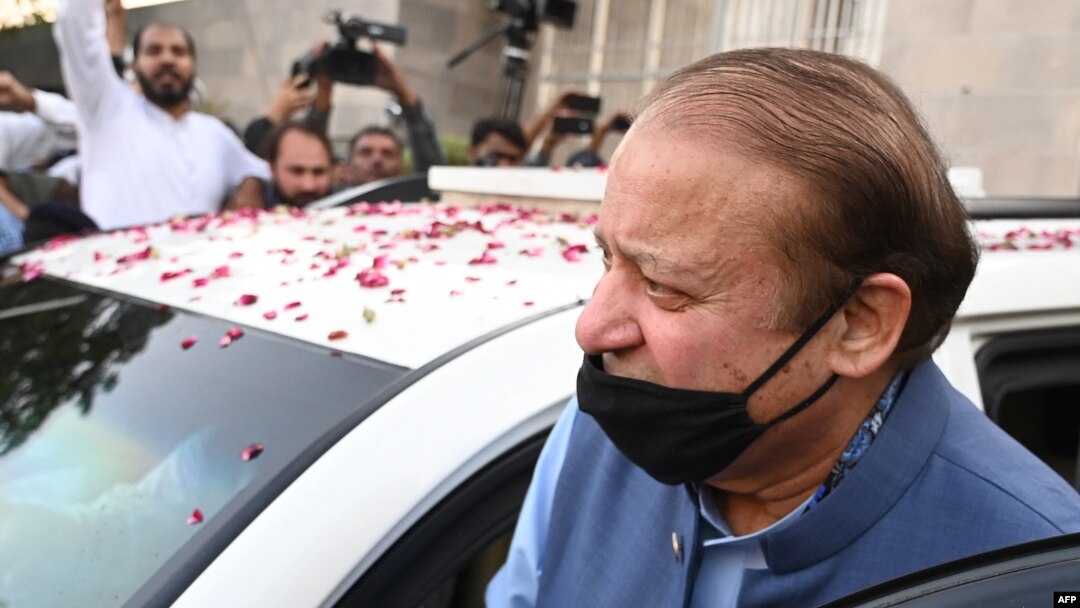 سابق وزیرِ اعظم نواز شریف کو ایون فیلڈ ریفرنس سے عدالت پہلے ہی بری کر چکی ہے۔ 