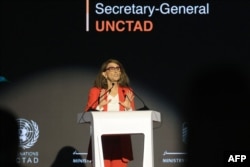 Rebeca Grynspan, Sekretaris Jenderal UNCTAD, pada Forum Investasi Dunia ke-8 di Abu Dhabi, 16 Oktober 2023. (Karim SAHIB / AFP)