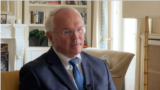 Ambasador SAD u Srbiji Kristofer Hil u razgovoru za Glas Amerike, 8. jun 2023.