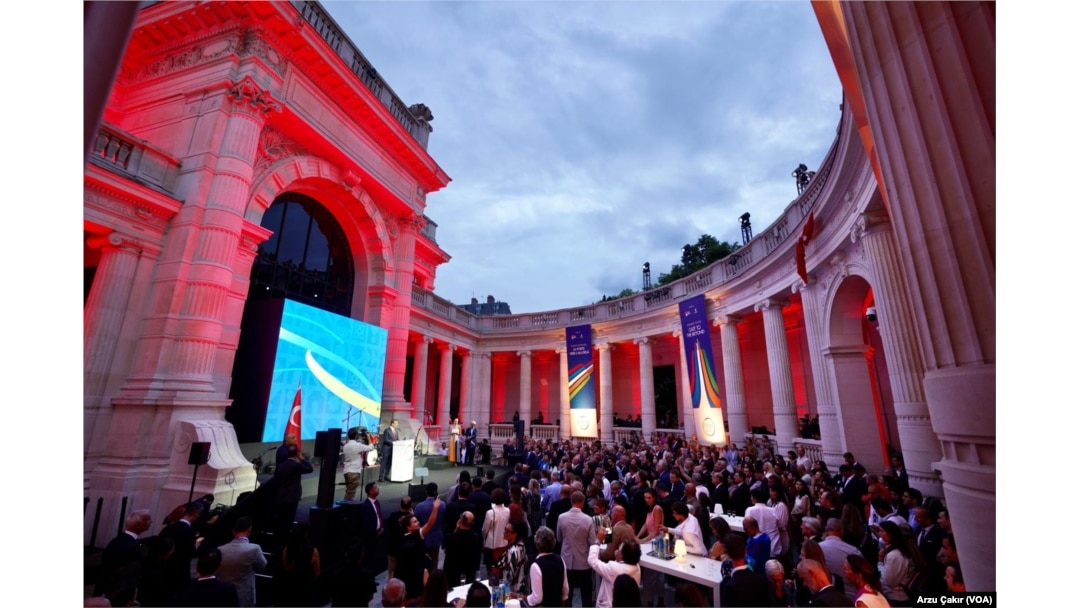 İstanbul evi, Paris’te ünlü moda müzesi Galliera Sarayı’nda açıldı.