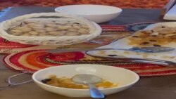 ځینو خلکو په کورونو کې خاص خوراکونه تیار کړي وو او د موسم نه خوند اخیستلو
