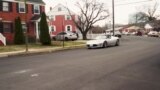 Како изгледа денес да се вози Тесла роудстер, автомобилот пионер на електричните возила