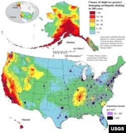 ABD Jeolojik Araştırmalar Merkezi USGS'nin yayınladığı Ulusal Sismik Tehlike Modeli. Model, California ve Alaska'nın sismik açıdan aktif bölgelerinin deprem riski altında olduğunu gösteriyor.