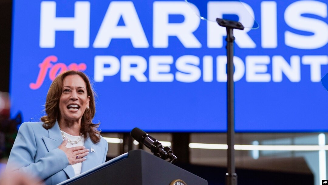 Potpredsjednica SAD-a Kamala Harris govori tokom predizbornog skupa u Atlanti, Džordžija, 30. jula 2024.