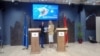 Ambasadorka Evropske unije u Crnoj Gori Oana Kristina Popa predaje izvještaj ministarki evropskih poslova Maidi Gorčević (Foto: VOA)