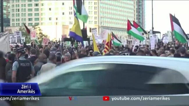 Mijëra njerëz protestojnë pranë kuvendit të demokratëve në Çikago 