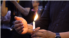 2023年6月2日在华盛顿共产主义受难者基金会主办的烛光悼念会上，与会者手持蜡烛为1989年天安门镇压中的死难者默哀。