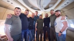 Türkiye’ye bir ziyaret gerçekleştiren Ukrayna Cumhurbaşkanı Volodomir Zelenski, dönüşünde 5 askeri de yanında götürdü.