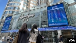 香港疫後經濟復甦不似預期，9月有股市交易日錄得逾3成個股零成交，被中國大陸網民揶揄為”國際金融中心遺址”。(美國之音湯惠芸)