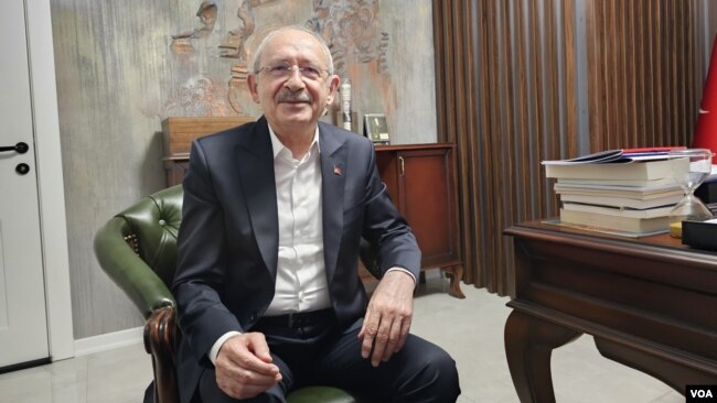 CHP’nin eski genel başkanı Kemal Kılıçdaroğlu, yerel seçimler öncesinde parti içi tartışmalara katılmama kararını vurguladı.