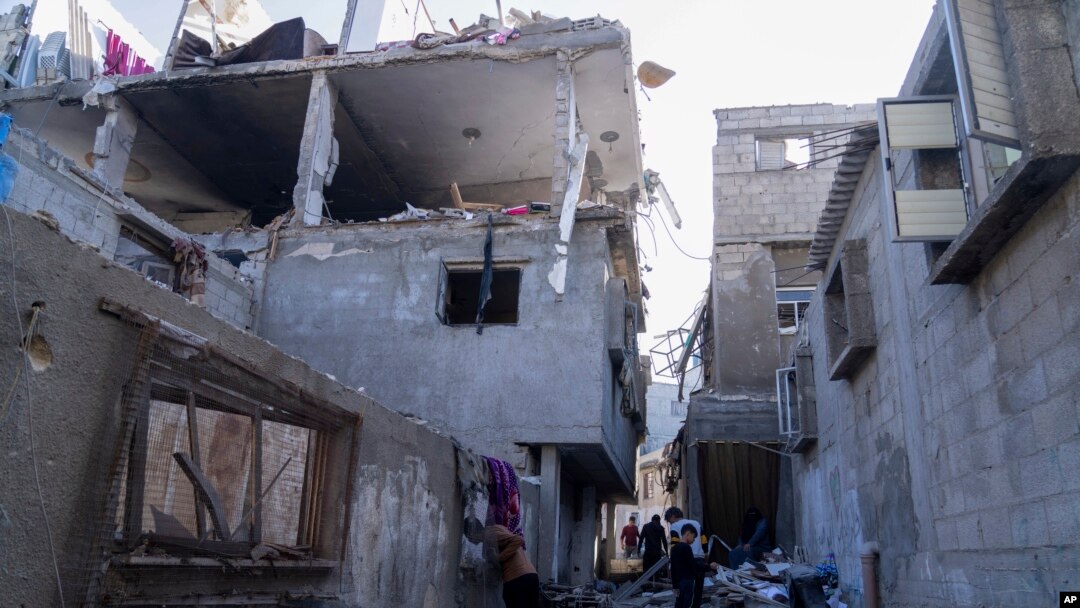 Amazu yasenywe n'ibisasu bya Isirayeli mu mujyi wa Khan Younis mu majyepfo ya Gaza