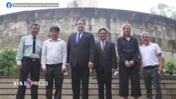 Đại sứ Mỹ cam kết tìm cách trùng tu Nghĩa trang Biên Hòa
