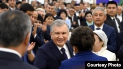 Uzbek President Shavkat Mirziyoyev meets with voters in the Tashkent region, Uzbekistan, July 7, 2023. (president.uz)