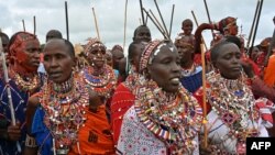 Wamaasai wanaoishi mpakani mwa Tanzania na Kenya. Picha na TONY KARUMBA / AFP