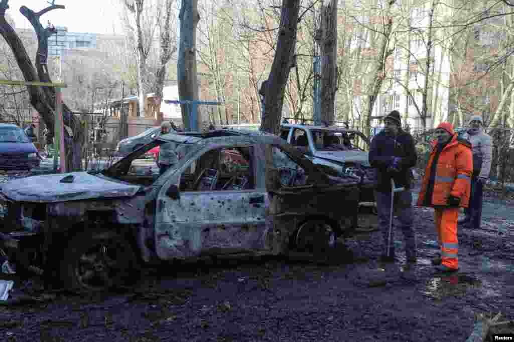 Ambos bandos buscan reponer sus arsenales de armas, ya que los combates a lo largo de la línea del frente de 1.500 kilómetros se estancan en gran medida durante el invierno y la atención de la guerra se centra en ataques aéreos.