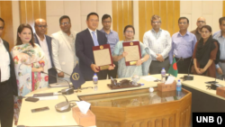চট্টগ্রাম-কক্সবাজার রেলপথ নির্মাণে ৪০ কোটি ডলারের একটি ঋণ চুক্তি সই করেছে এশীয় উন্নয়ন ব্যাংক (এডিবি) ও  বাংলাদেশ সরকার। 