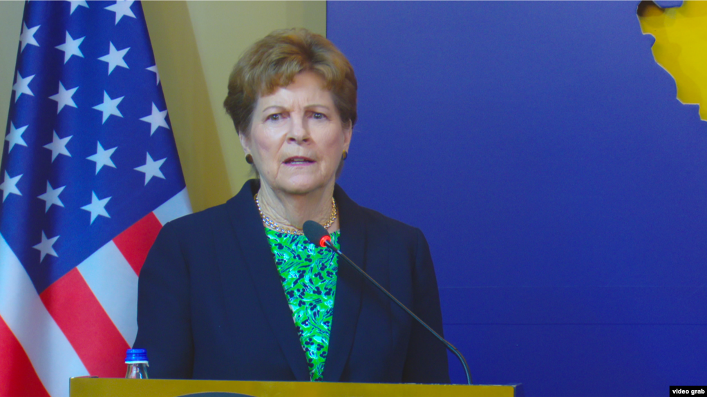 Senatorja Jeanne Shaheen gjatë vizitës në Kosovë në muajin tetor