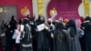 阿富汗婦女抗議美容店禁令 遭塔利班暴力驅散