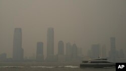 Especialistas advierten el grave impacto en la salud por la mala calidad del aire debido a los incendios en Canadá.