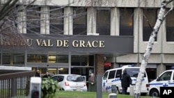 The entrance of the Val-de-Grace military hospital in Paris, January 9, 2012, where Guinea Bissau President Malam Bacai Sanha died on Monday as he was undergoing treatment, according to a statement from his office read over local radio