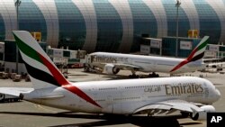 Pesawat superjumbo A380 di bandara Dubai, Uni Emirat Arab (foto: ilustrasi).