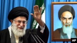 Pemimpin agung Iran Ayatollah Ali Khamenei menyatakan bahwa Iran mendukung penghapusan senjata nuklir (Foto: dok).