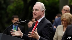 ARSIP – Foto yang diambil hari Kamis, 4 Mei 2017, menunjukkan Menteri Kesehatan Tom Price yang sedang berbicara di Rose Garden di Gedung Putih, Washington, setelah DPR AS meloloskan undang-undang perawatan kesehatan (foto: AP Photo/Evan Vucci, Arsip)