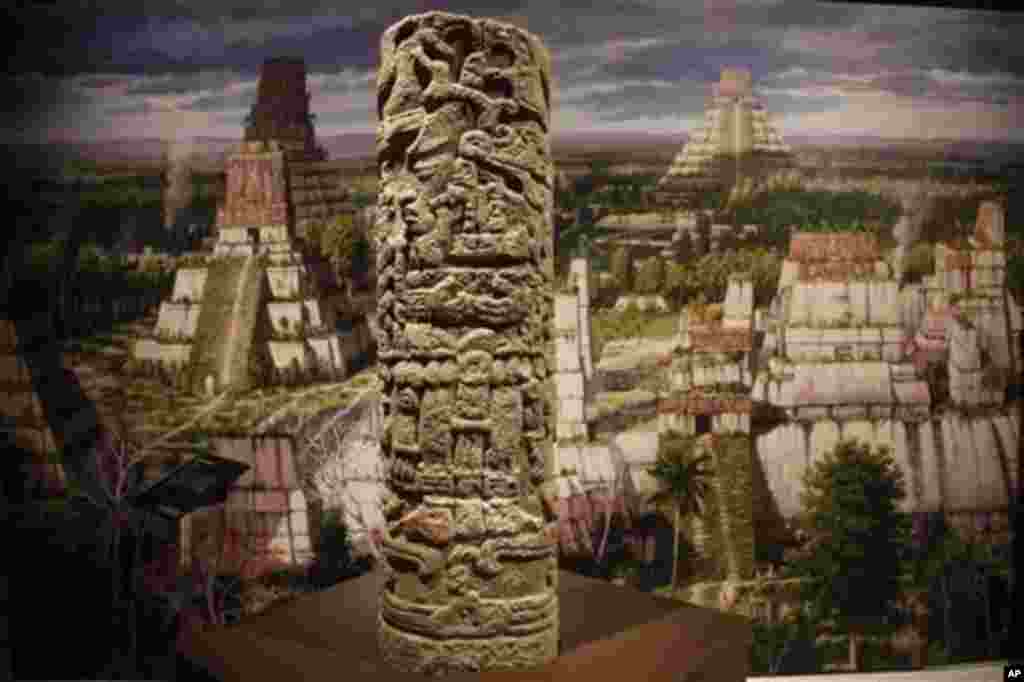 La exposici&oacute;n que abre al p&uacute;blico con motivo de las celebraciones del cinco de mayo en Estados Unidos, contiene una figurilla de jade del dios maya del ma&iacute;z.