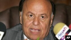 Shugaban Yemen Abdu Rabu Mansour Hadi, shi da gwamnatinsa na Saudiya