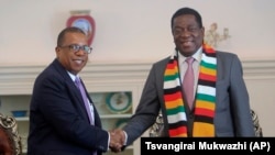 Shugaban Zimbabwe Emmerson Mnangagwa da Jakadan Amurka a Zimbabwen, Brian Nichols