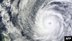美國太空總署圖像顯示，颱風“黃蜂”向日本方向移動。