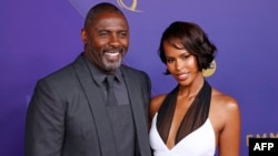 Muigizaji wa Uingereza Idris Elba (kushoto) akiwa na mkewe mwanamitindo Sabrina Elba walipowasili katika tunzo za Emmy hulo Los Angeles Septemba 15, 2024. Picha na Michael TRAN / AFP.