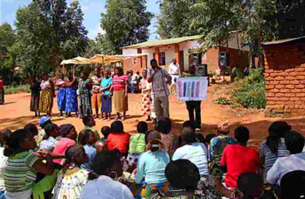 Sharing research findings at an end of project briefing in October 2010. (Willard Mwambo)