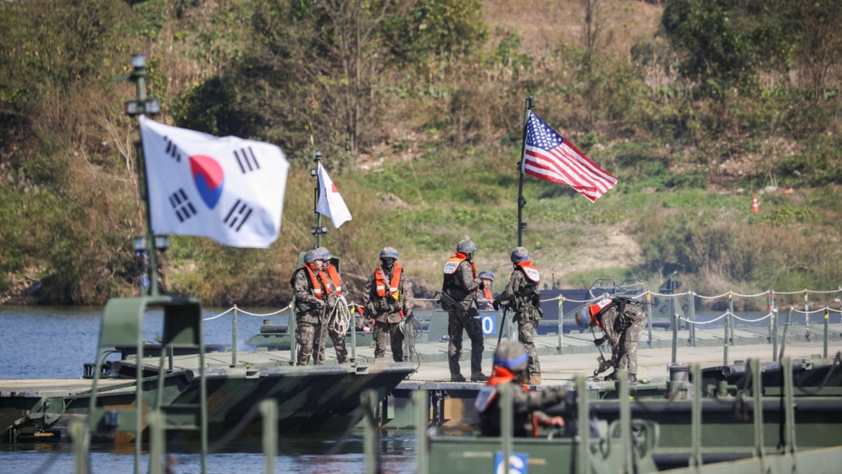 미국, 일본, S.  북한의 위협이 커지는 가운데 한국 관리들이 도쿄에 집결