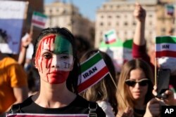 تظاهرات ایرانیان مقیم ایتالیا در روم. شنبه ٧ آبان ۱۴۰۱