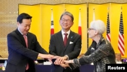美國、日本和南韓副外長在東京開會並共同出席記者會。（路透社2022年10月16日）