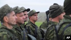ARHIVA - Ruski regruti tokom obuke na jugu Rusije (Foto: AP)
