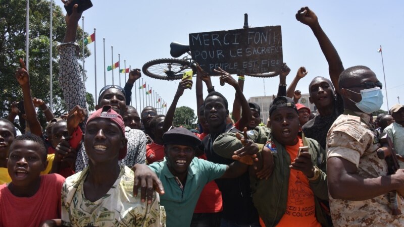Manifestations anti-junte et heurts à Conakry