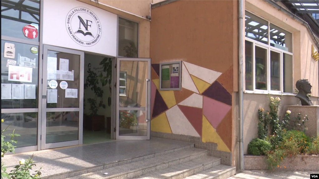 Kosovë, pezullohet greva në sektorin publik