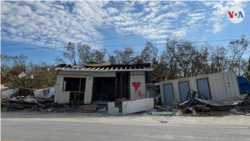Los vientos del huracán Ian dañaron miles de casas en Fort Myers. (Foto: Yeny García, VOA)