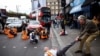 Demo Anti-Bahan Bakar di London, Ruang Pamer Mobil Mewah Disemprot Cat