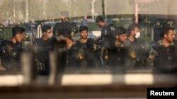 Vikosi vya usalama katika mji wa Tehran nchini Iran, Oct. 3, 2022. (West Asia News Agency via Reuters)