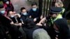 英警方调查中共驻曼彻斯特领馆人员把抗议者拉进领馆殴打事件